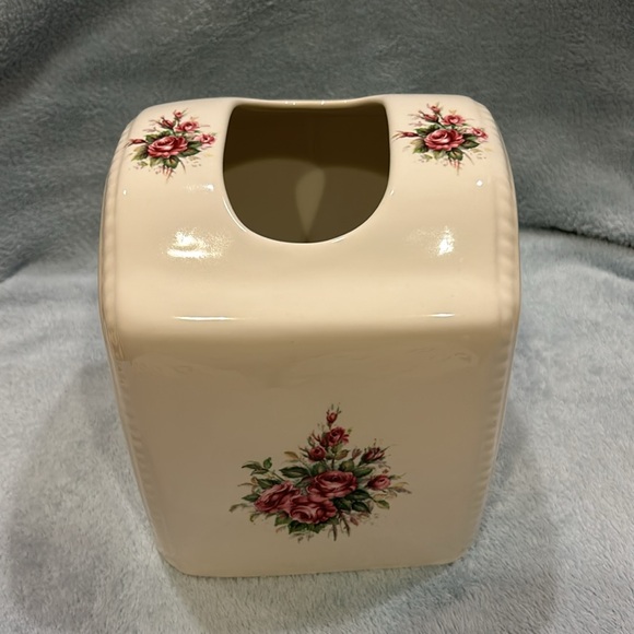 Vintage Athena Ceramic Tissue Square Box Holder in “Rose Rhapsody “ Pattern -USA - Picture 6 of 8
